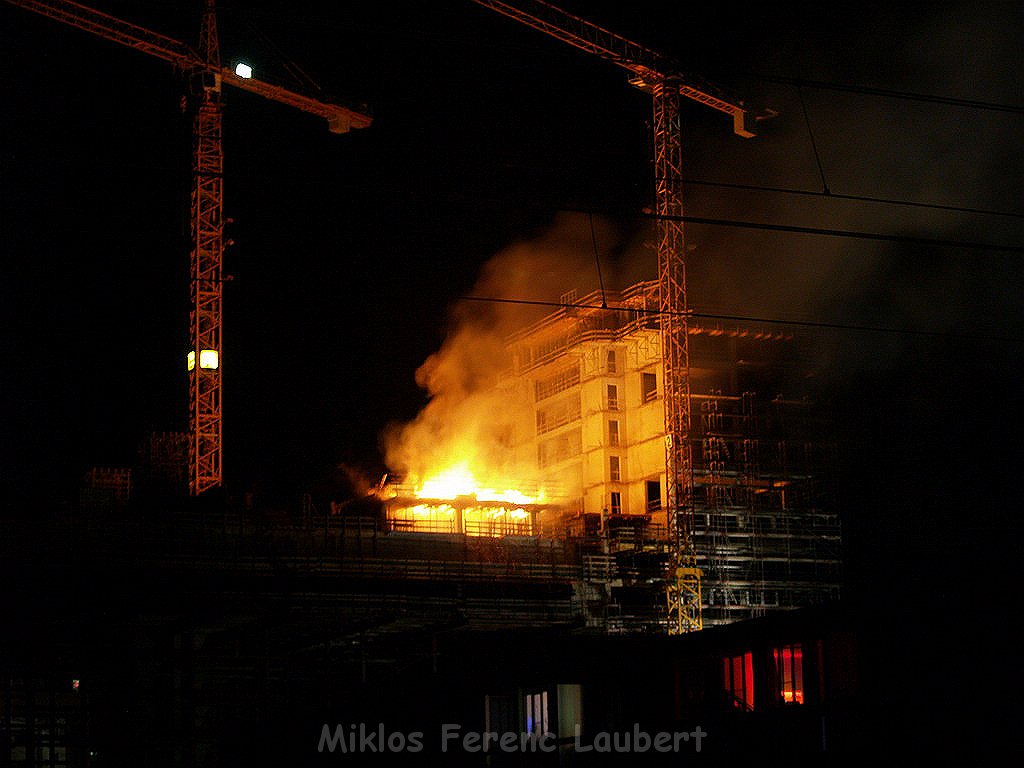 Feuer Baustelle 3ten Kranhauses Koeln Rheinauhafen P449.JPG